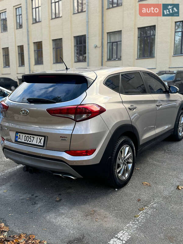 Внедорожник / Кроссовер Hyundai Tucson 2016 в Киеве