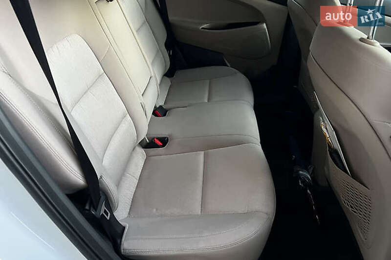 Внедорожник / Кроссовер Hyundai Tucson 2015 в Киеве