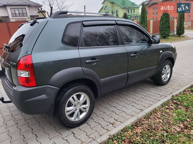 Позашляховик / Кросовер Hyundai Tucson 2012 в Хмельницькому фото 12 Позашляховик / Кросовер Hyundai Tucson 2012 в Хмельницькому