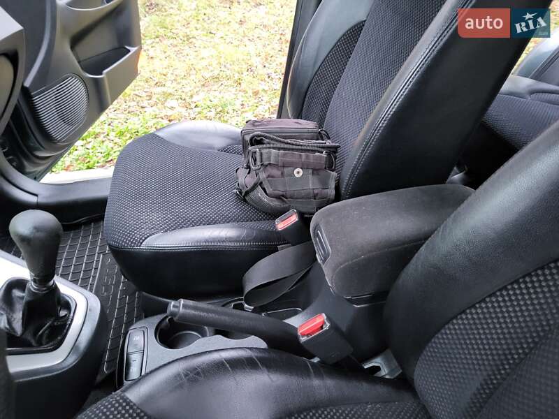 Позашляховик / Кросовер Hyundai Tucson 2012 в Хмельницькому фото 100 Позашляховик / Кросовер Hyundai Tucson 2012 в Хмельницькому