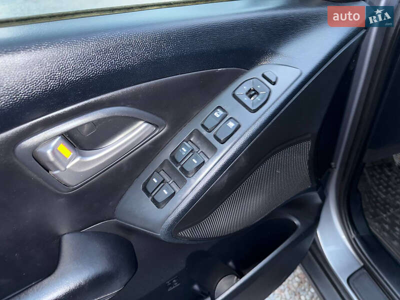 Внедорожник / Кроссовер Hyundai Tucson 2013 в Стрые