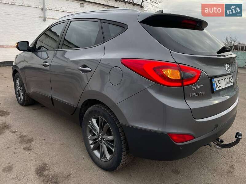 Внедорожник / Кроссовер Hyundai Tucson 2015 в Зеленодольской