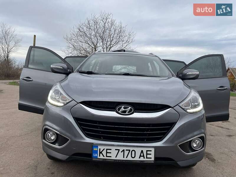 Внедорожник / Кроссовер Hyundai Tucson 2015 в Зеленодольской