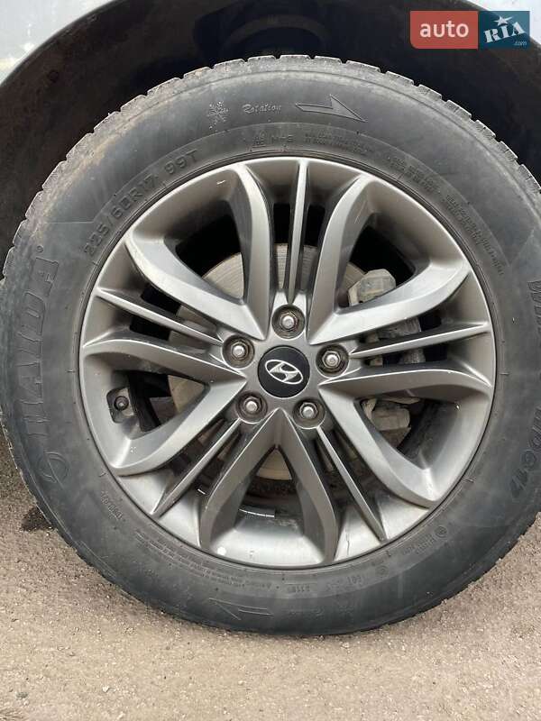 Внедорожник / Кроссовер Hyundai Tucson 2015 в Зеленодольской