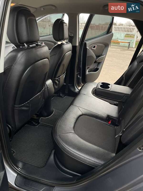 Внедорожник / Кроссовер Hyundai Tucson 2015 в Зеленодольской