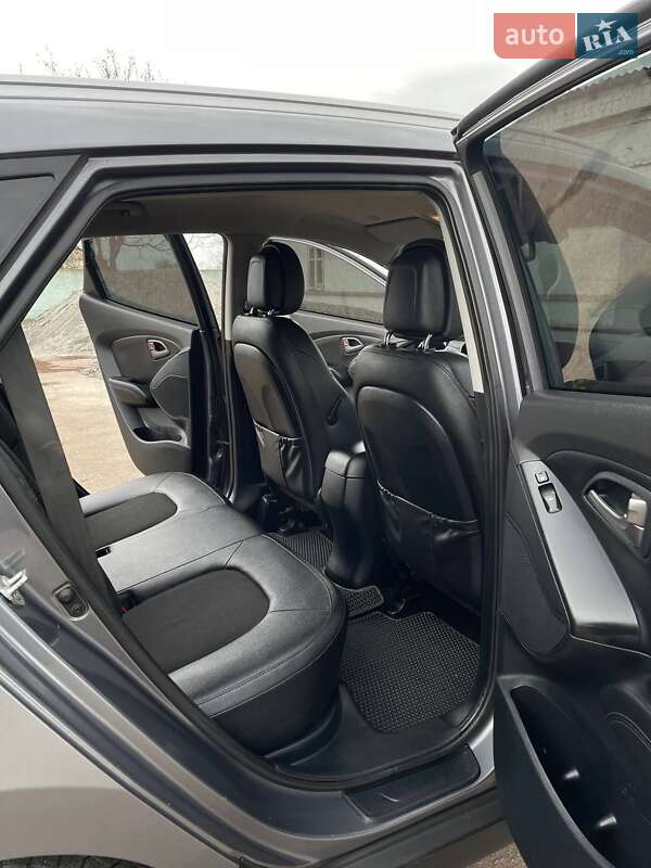 Внедорожник / Кроссовер Hyundai Tucson 2015 в Зеленодольской