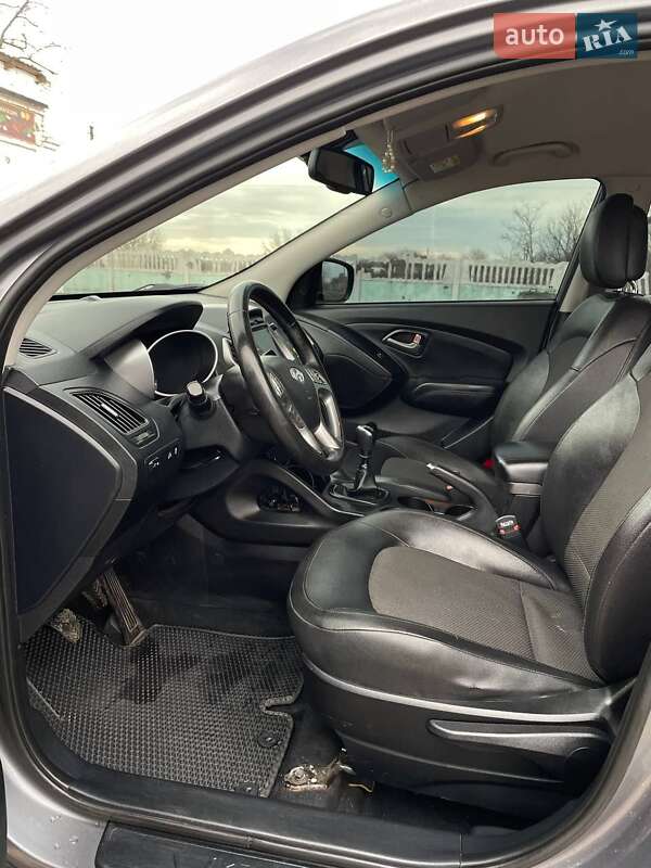 Внедорожник / Кроссовер Hyundai Tucson 2015 в Зеленодольской