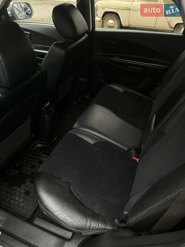 Внедорожник / Кроссовер Hyundai Tucson 2011 в Ровно