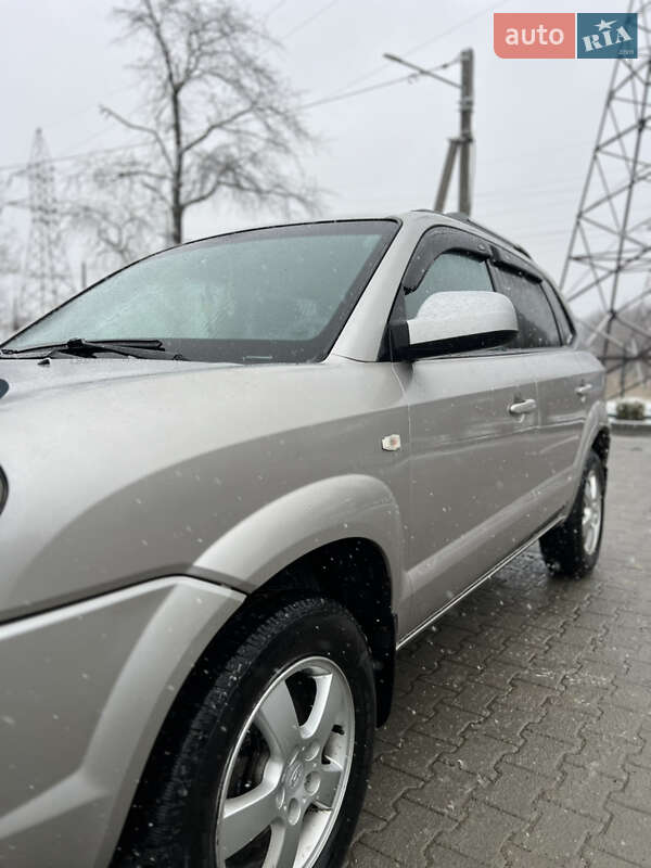 Позашляховик / Кросовер Hyundai Tucson 2006 в Старому Самборі фото 26 Позашляховик / Кросовер Hyundai Tucson 2006 в Старому Самборі