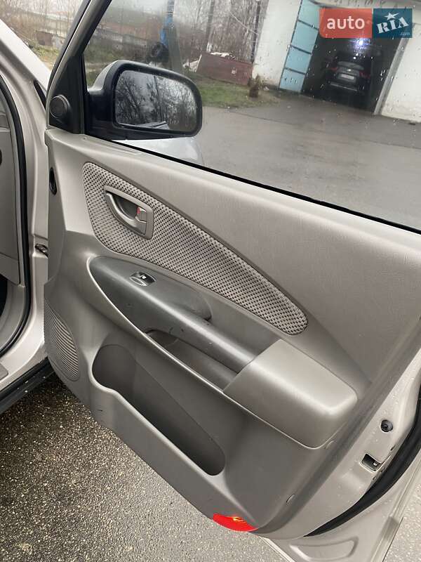 Внедорожник / Кроссовер Hyundai Tucson 2006 в Звенигородке фото 9 Внедорожник / Кроссовер Hyundai Tucson 2006 в Звенигородке