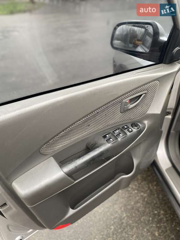 Внедорожник / Кроссовер Hyundai Tucson 2006 в Звенигородке фото 8 Внедорожник / Кроссовер Hyundai Tucson 2006 в Звенигородке