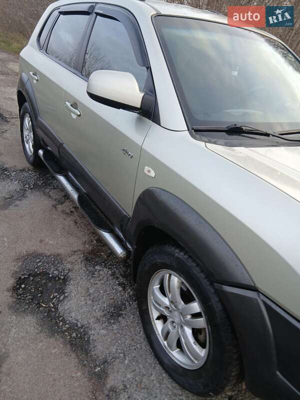 Внедорожник / Кроссовер Hyundai Tucson 2007 в Бурыни фото 5 Внедорожник / Кроссовер Hyundai Tucson 2007 в Бурыни
