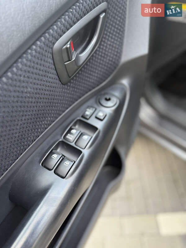 Позашляховик / Кросовер Hyundai Tucson 2009 в Полтаві