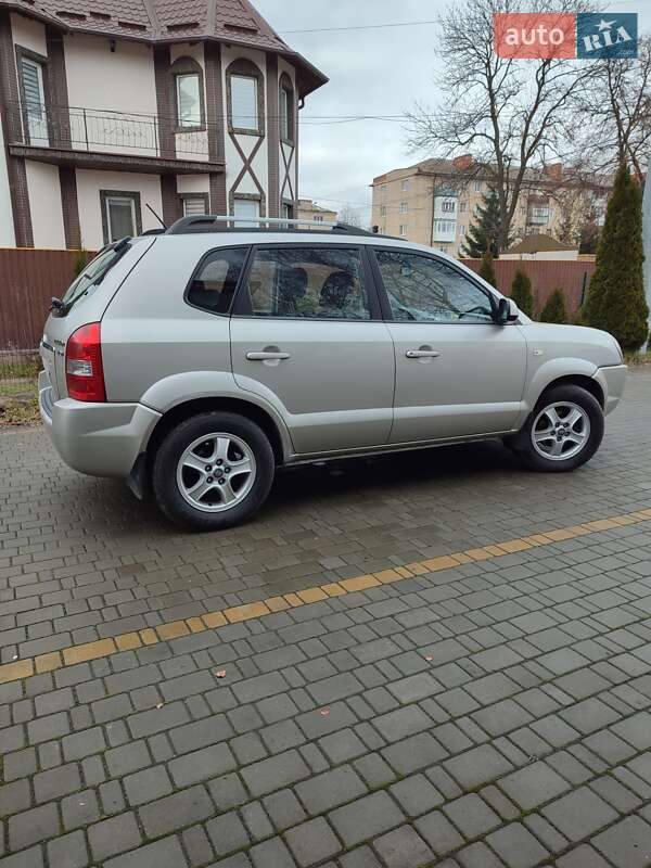 Внедорожник / Кроссовер Hyundai Tucson 2006 в Звягеле фото 5 Внедорожник / Кроссовер Hyundai Tucson 2006 в Звягеле
