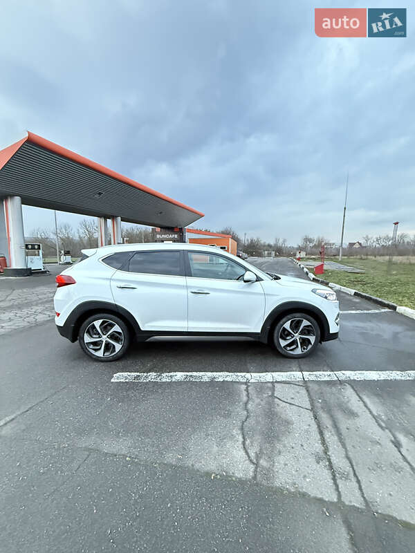 Внедорожник / Кроссовер Hyundai Tucson 2016 в Харькове