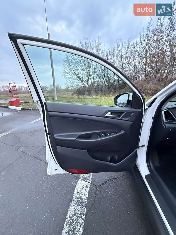 Внедорожник / Кроссовер Hyundai Tucson 2016 в Харькове