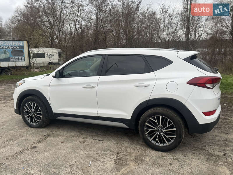 Позашляховик / Кросовер Hyundai Tucson 2017 в Києві