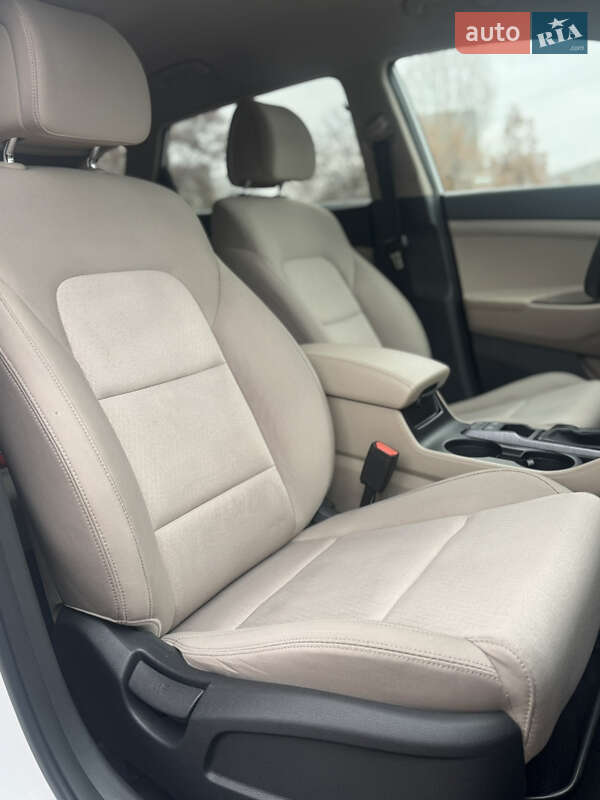 Позашляховик / Кросовер Hyundai Tucson 2017 в Києві