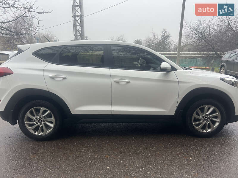 Позашляховик / Кросовер Hyundai Tucson 2017 в Харкові фото 4 Позашляховик / Кросовер Hyundai Tucson 2017 в Харкові