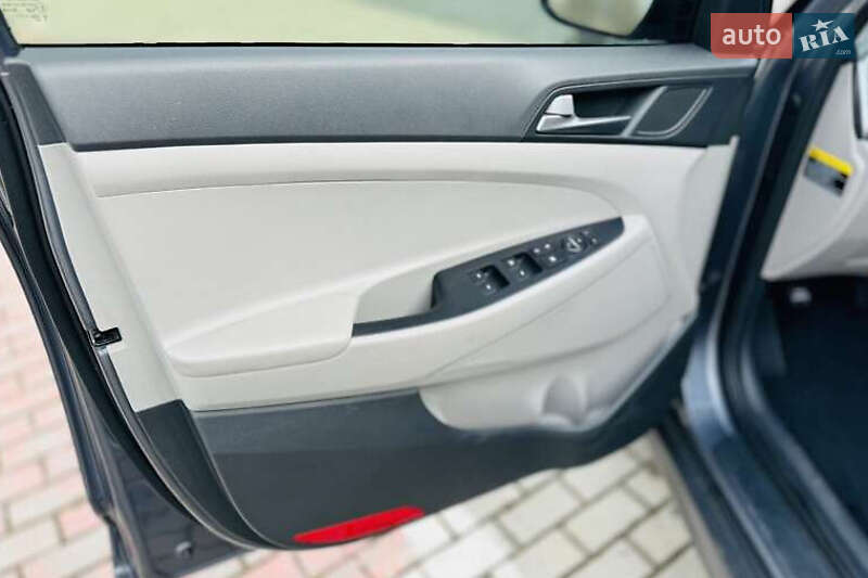 Внедорожник / Кроссовер Hyundai Tucson 2015 в Киеве фото 4 Внедорожник / Кроссовер Hyundai Tucson 2015 в Киеве