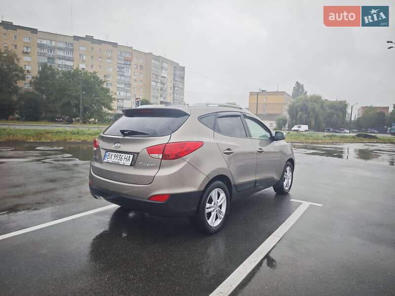 Внедорожник / Кроссовер Hyundai Tucson 2013 в Каменец-Подольском