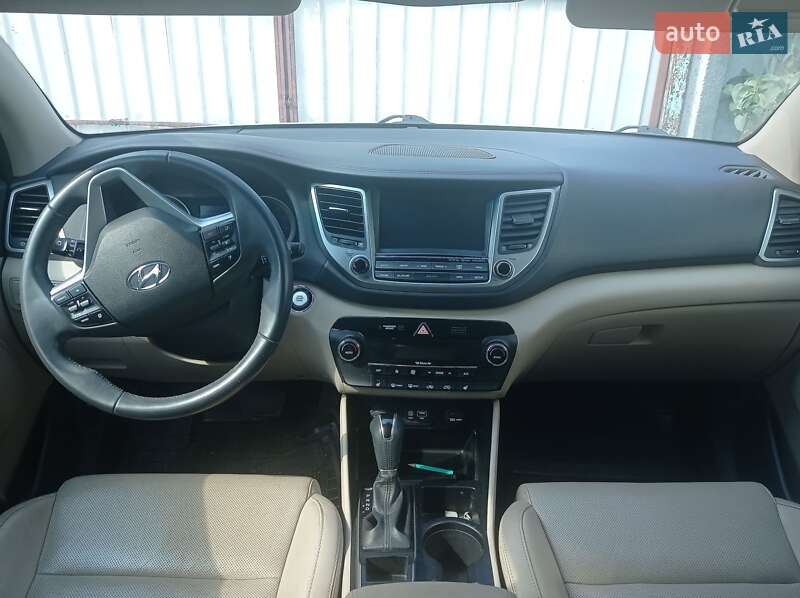 Позашляховик / Кросовер Hyundai Tucson 2016 в Кам'янському