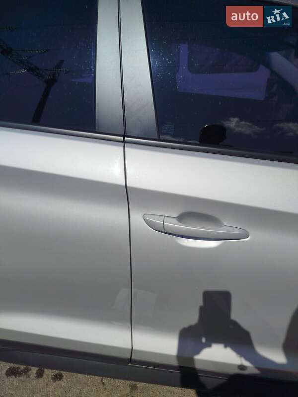 Позашляховик / Кросовер Hyundai Tucson 2016 в Києві