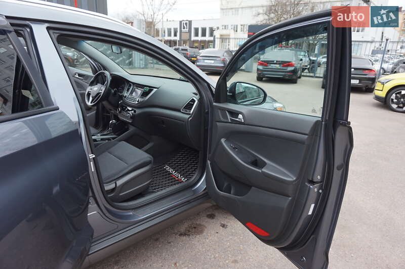 Позашляховик / Кросовер Hyundai Tucson 2015 в Одесі