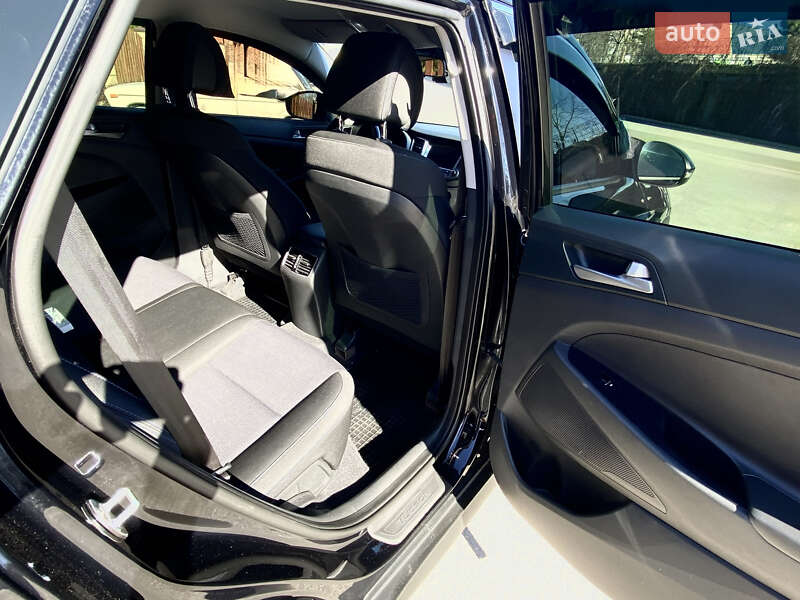 Позашляховик / Кросовер Hyundai Tucson 2016 в Дніпрі фото 3 Позашляховик / Кросовер Hyundai Tucson 2016 в Дніпрі