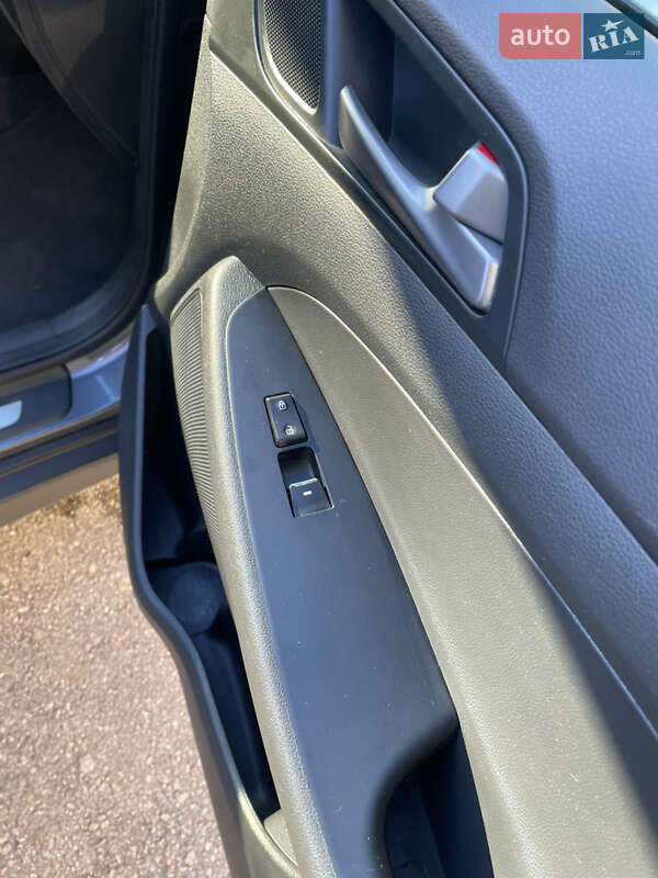 Позашляховик / Кросовер Hyundai Tucson 2016 в Ізмаїлі фото 37 Позашляховик / Кросовер Hyundai Tucson 2016 в Ізмаїлі