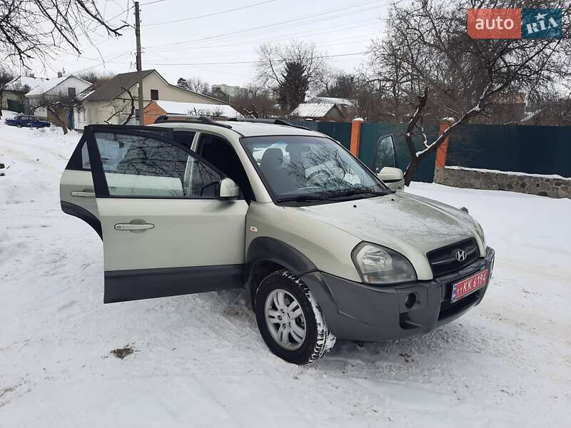 Позашляховик / Кросовер Hyundai Tucson 2006 в Полтаві