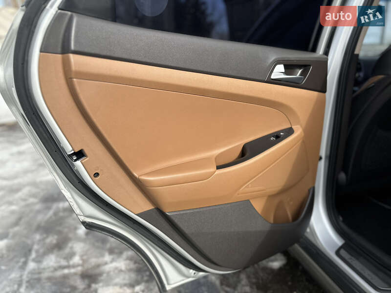 Внедорожник / Кроссовер Hyundai Tucson 2015 в Харькове