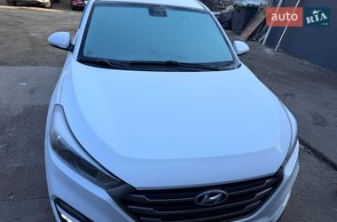 Позашляховик / Кросовер Hyundai Tucson 2016 в Києві