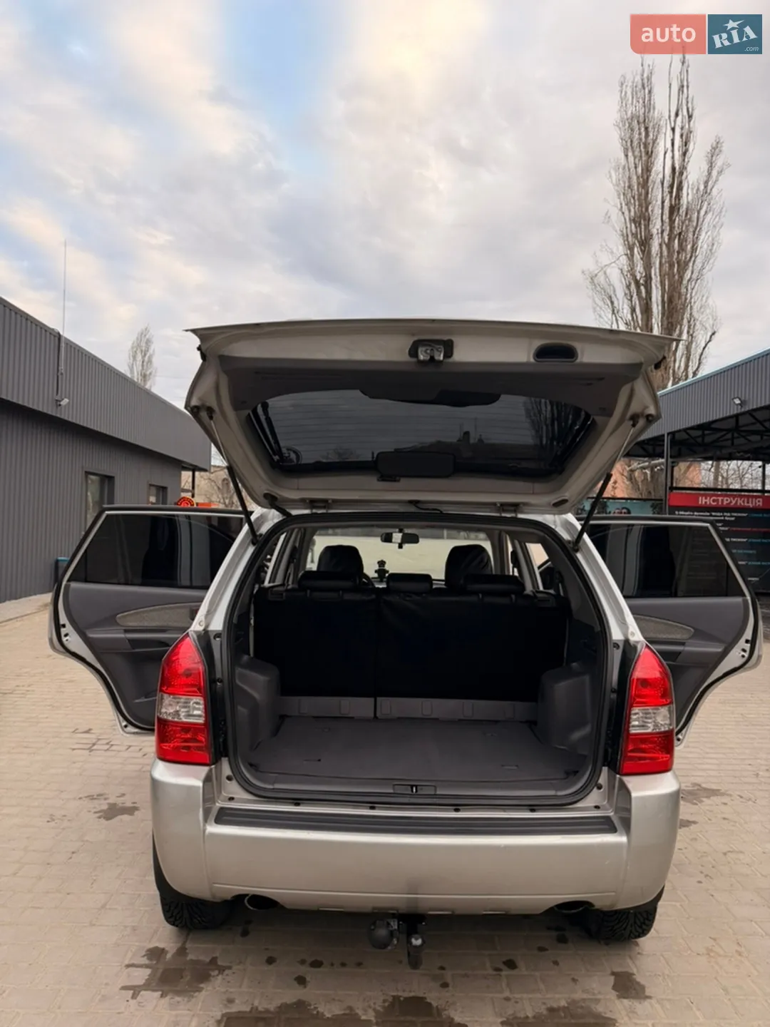 Hyundai Tucson 2004 VIN KMHJN81VP5U088163 фото оголошення 4 з 12