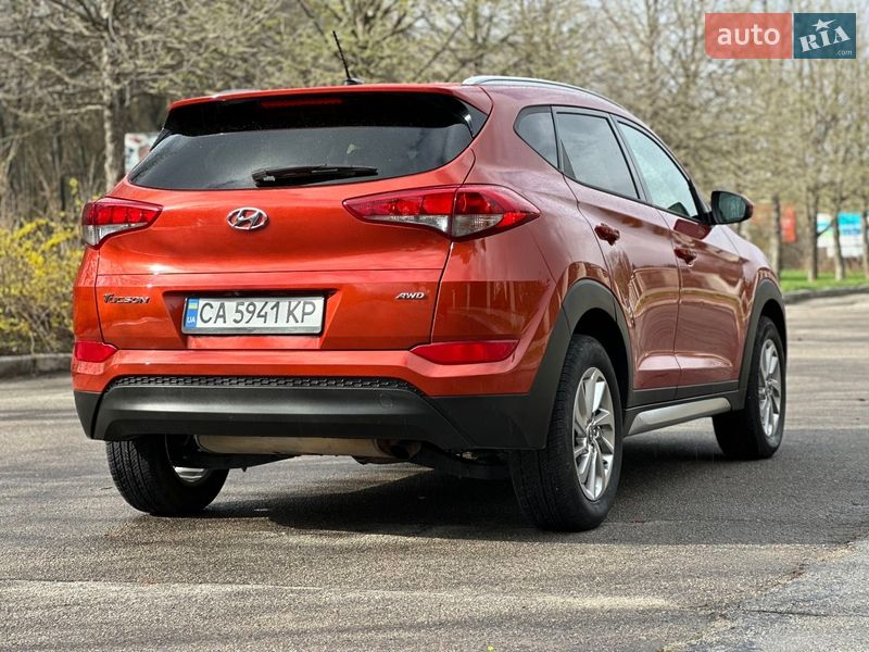Позашляховик / Кросовер Hyundai Tucson 2016 в Умані