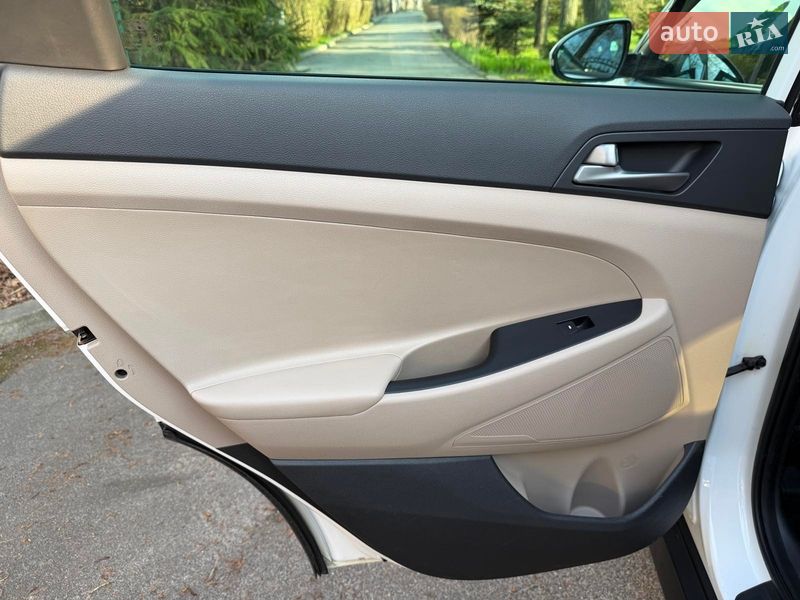 Внедорожник / Кроссовер Hyundai Tucson 2016 в Киеве фото 17 Внедорожник / Кроссовер Hyundai Tucson 2016 в Киеве