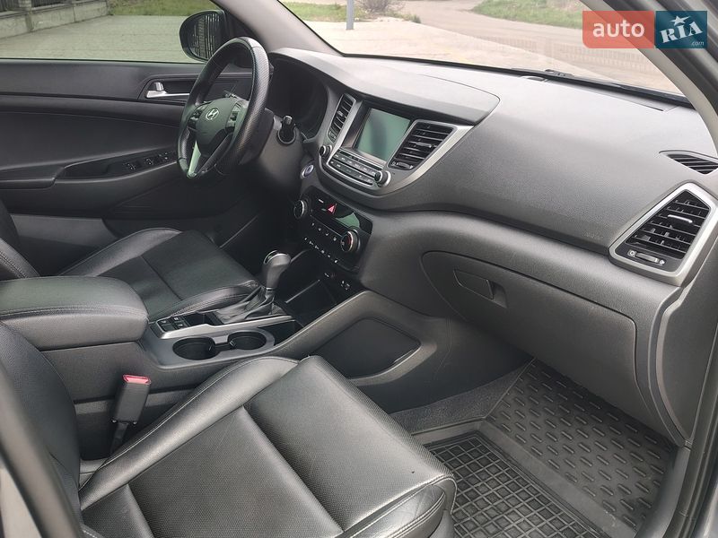 Позашляховик / Кросовер Hyundai Tucson 2016 в Старокостянтинові