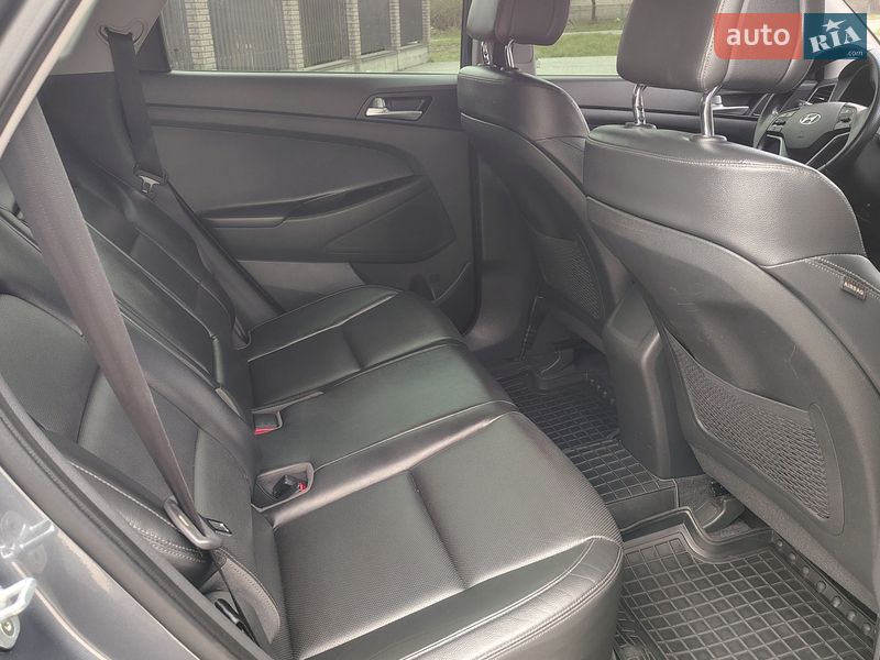 Позашляховик / Кросовер Hyundai Tucson 2016 в Старокостянтинові