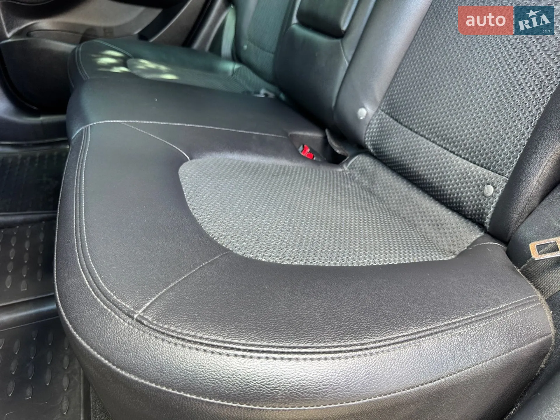 2010 Hyundai Tucson - мініатюра 61