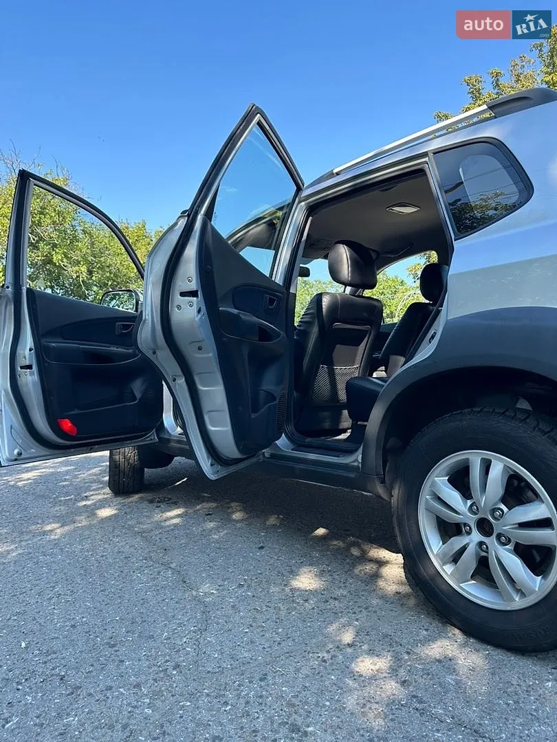2010 Hyundai Tucson - мініатюра 11