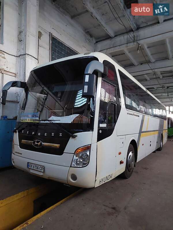 Туристический / Междугородний автобус Hyundai Universe 2008 в Харькове