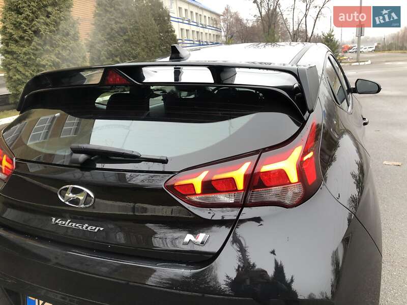 Хэтчбек Hyundai Veloster 2019 в Киеве