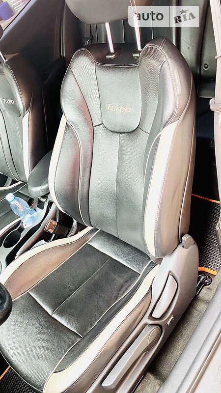 Хетчбек Hyundai Veloster 2013 в Вінниці