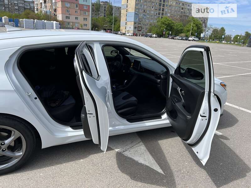 Хэтчбек Hyundai Veloster 2019 в Кропивницком