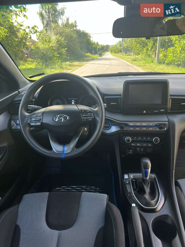 Хэтчбек Hyundai Veloster 2018 в Балте