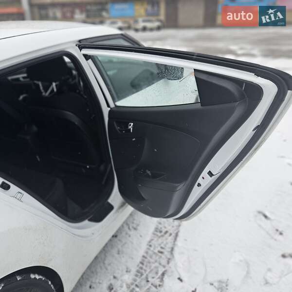 Хэтчбек Hyundai Veloster 2016 в Харькове