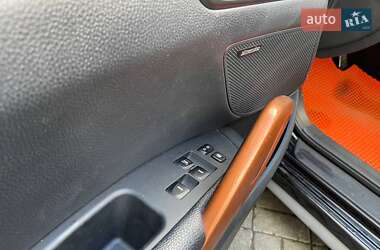 Хэтчбек Hyundai Veloster 2016 в 