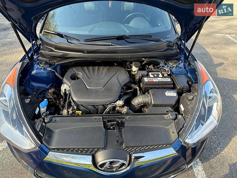 Хэтчбек Hyundai Veloster 2017 в Киеве
