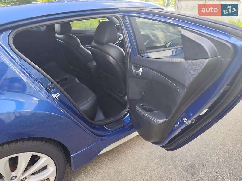 Хэтчбек Hyundai Veloster 2016 в Киеве фото 15 Хэтчбек Hyundai Veloster 2016 в Киеве