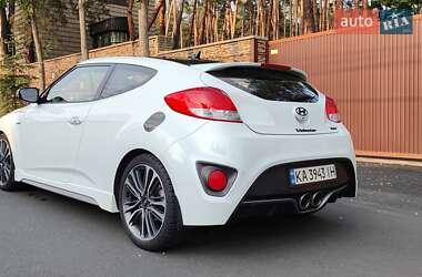 Хэтчбек Hyundai Veloster 2015 в 